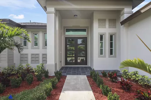 1574 SW Calmar Ave, Port Saint Lucie, FL 34953