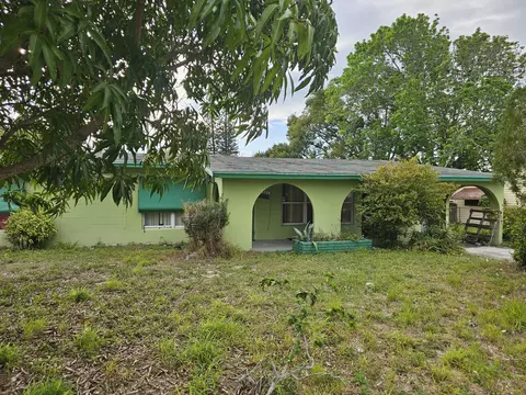 2443 2nd Ct SE, Vero Beach, FL 32962