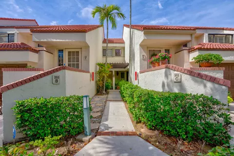 202 Sea Oats Dr #B, Juno Beach, FL 33408