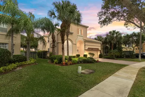 2816 Shaughnessy Dr, Wellington, FL 33414