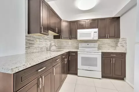 706 Executive Center Dr #28, West Palm Beach, FL 33401