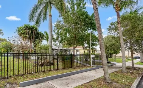 1136 Magnolia St, West Palm Beach, FL 33405