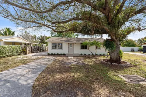 3100 Evans Dr, Palm Springs, FL 33461