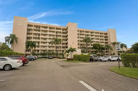 7240 Huntington Ln #408, Delray Beach, FL 33446