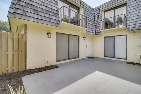 353 Lake Arbor Dr, Palm Springs, FL 33461