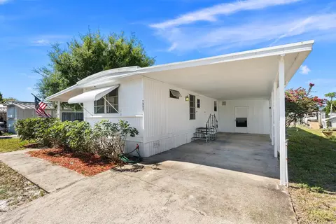 7962 SE Skylark Ave, Hobe Sound, FL 33455