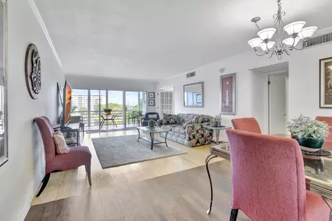 2751 N Palm Aire Dr #503, Pompano Beach, FL 33069