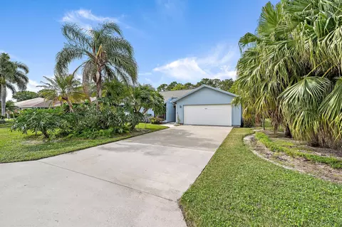 7824 SE Lexington Ave, Hobe Sound, FL 33455