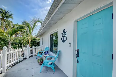 348 Russlyn Dr, West Palm Beach, FL 33405