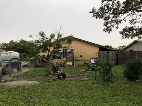 4683 Cambridge St, Lake Worth, FL 33463