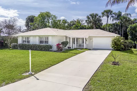 1010 SW Abingdon Ave, Port Saint Lucie, FL 34953