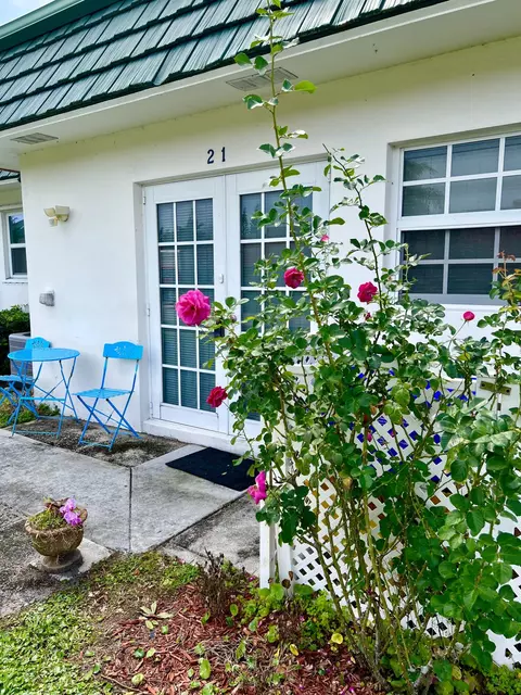 3220 Meridian Way S #21, Palm Beach Gardens, FL 33410