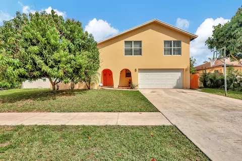 650 Toxaway Dr, West Palm Beach, FL 33413