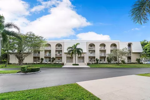 765 Jeffery St #201, Boca Raton, FL 33487