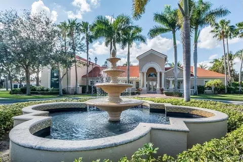 1670 N 42nd Cir #108, Vero Beach, FL 32967