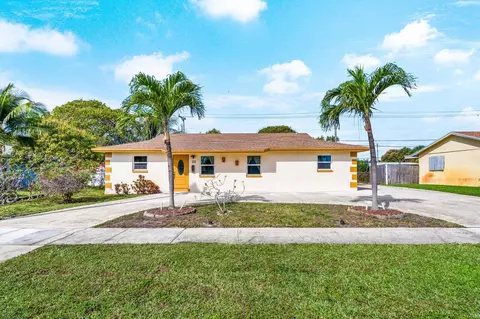 509 S 13th Ct, Lantana, FL 33462