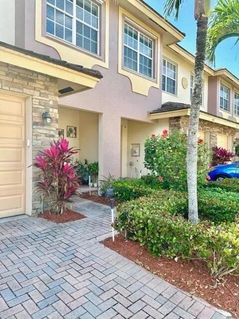 472 SE Bloxham Way, Stuart, FL 34997 photo 1