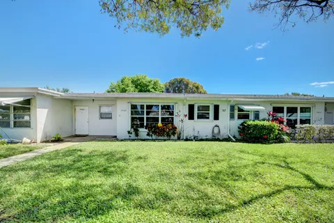 7402 W Oakridge Cir #B, Lantana, FL 33462