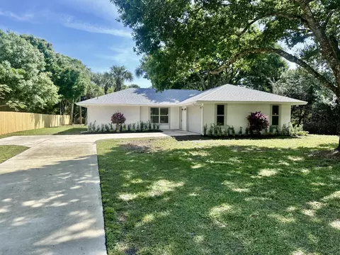 904 S 37th St, Fort Pierce, FL 34947