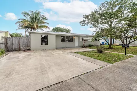132 N 13th St, Lantana, FL 33462