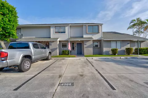 4702 Pier Dr, Greenacres, FL 33463