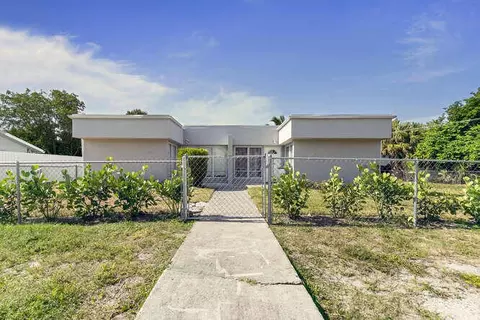 2425 Ranch House Rd, West Palm Beach, FL 33406