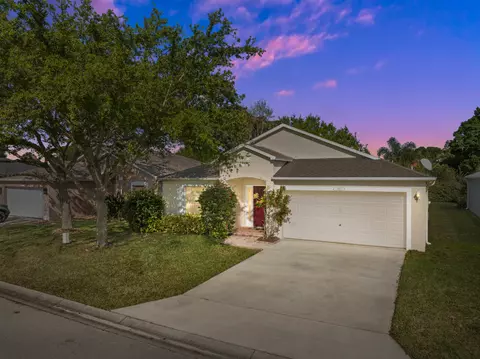 983 E 13th Sq Sq, Vero Beach, FL 32960