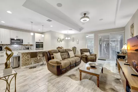 280 NW 33rd Ln, Pompano Beach, FL 33069
