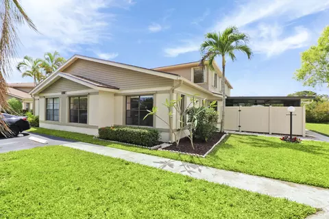 4387 Willow Pond Rd #D, West Palm Beach, FL 33417