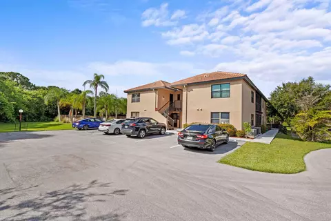 2454 SE Garden Ter #306, Port Saint Lucie, FL 34953