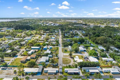 1155 NE Railroad St, Jensen Beach, FL 34957