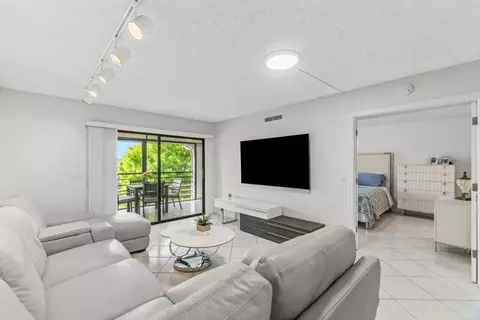 10110 Cedar Point Blvd #303, Boynton Beach, FL 33437