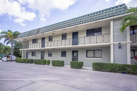 326 Northlake Dr #204, North Palm Beach, FL 33408