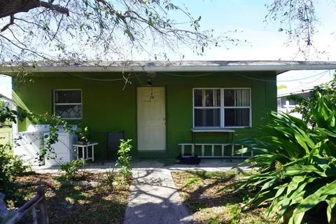 715 N 10th St, Fort Pierce, FL 34950