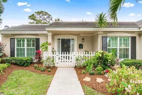 3864 Satin Leaf Ct, Delray Beach, FL 33445