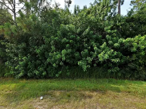 2226 SW Import Dr, Port Saint Lucie, FL 34953