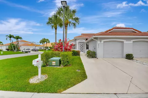 8063 Summer Shores Dr, Delray Beach, FL 33446