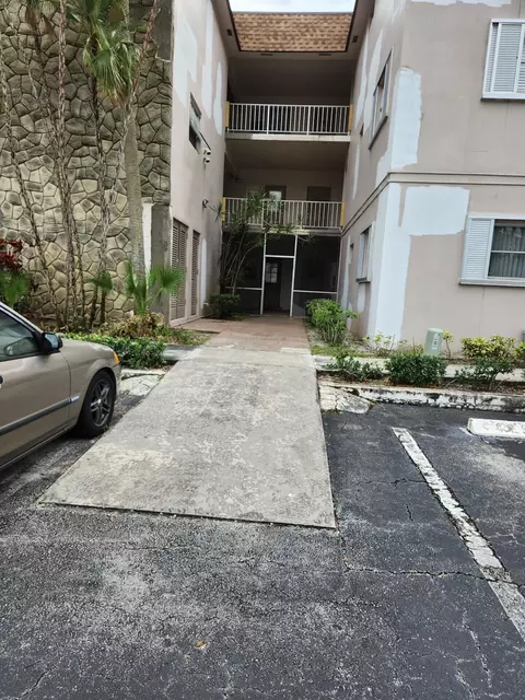 2461 SW 82nd Ave S #105, Davie, FL 33324