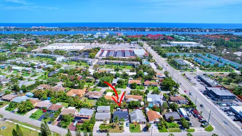 1404 Cardinal Ln, Lantana, FL 33462