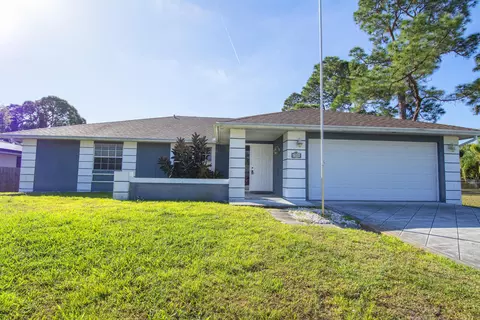 366 SE Strait Ave, Port Saint Lucie, FL 34983