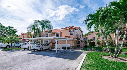 9745 Seacrest Cir #202, Boynton Beach, FL 33437