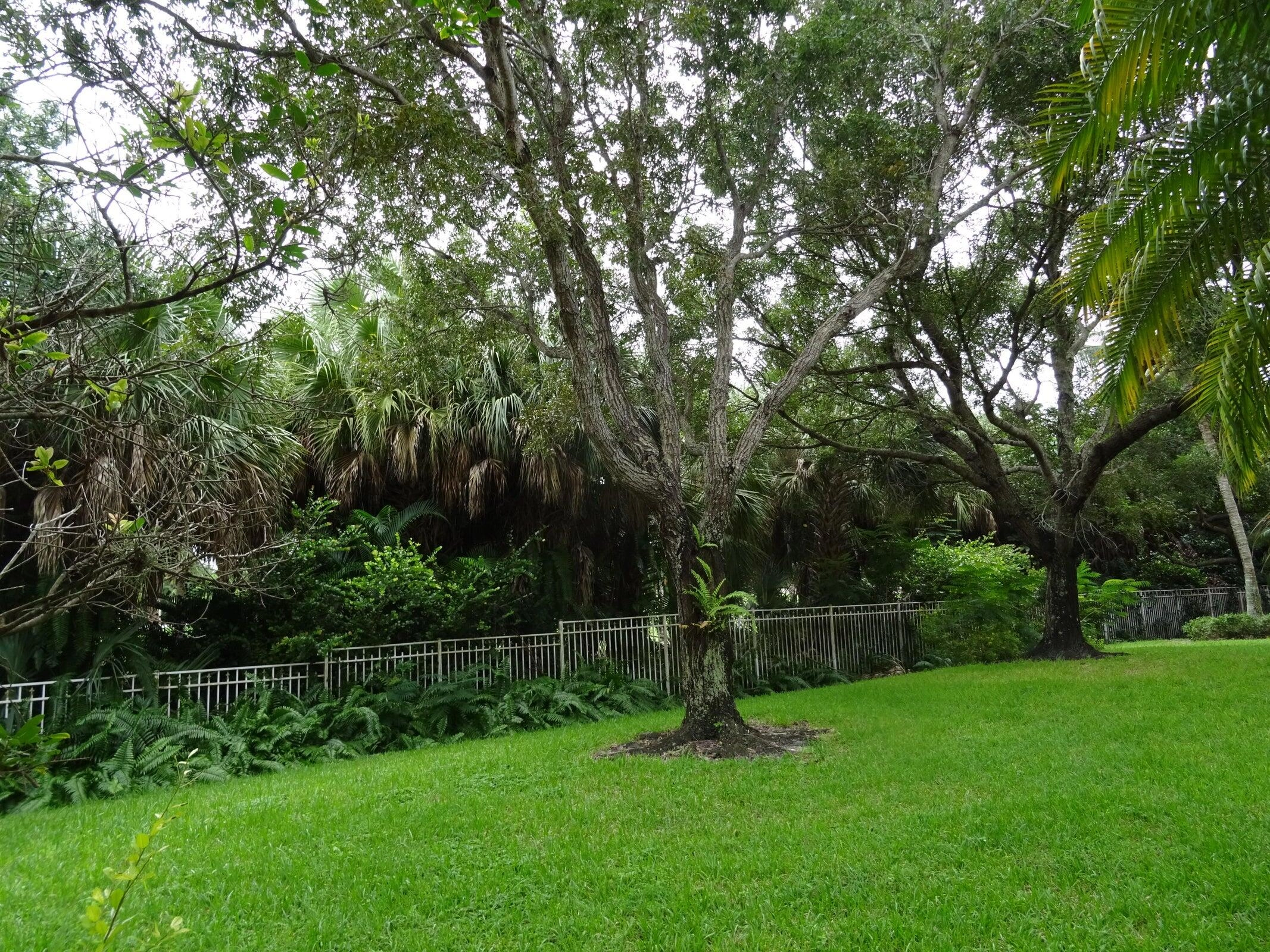 6400 Emerald Dunes Dr Unit 104  