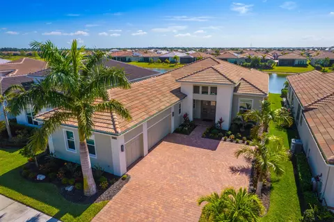 8699 SW Flutto Way, Port Saint Lucie, FL 34987