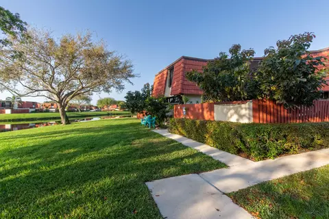 3821 Victoria Dr, West Palm Beach, FL 33406