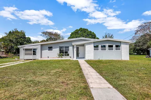 209 NE Prima Vista Blvd, Port Saint Lucie, FL 34983
