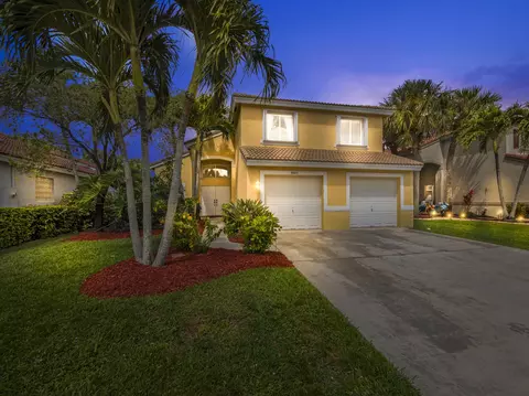 5025 Prairie Dunes Village Cir, Lake Worth, FL 33463