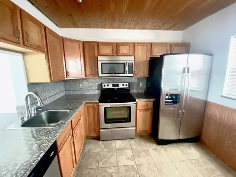 4311 Crystal Lake Dr #319, Pompano Beach, FL 33064