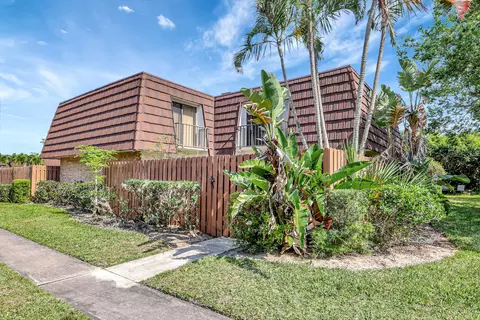 5844 SE Riverboat Dr #318, Stuart, FL 34997
