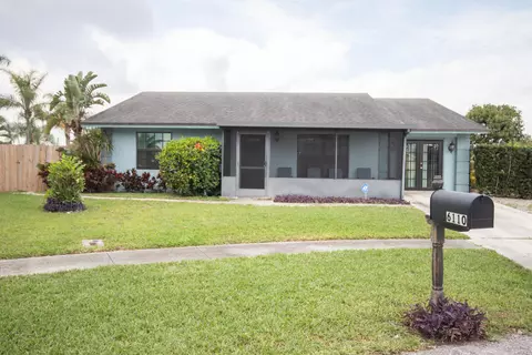 6110 Bluegrass Cir, Lake Worth, FL 33463