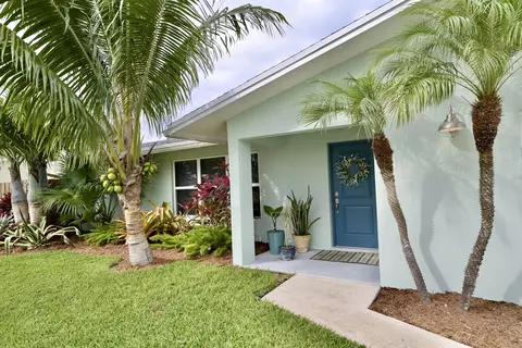 3849 Flag Dr, Palm Beach Gardens, FL 33410